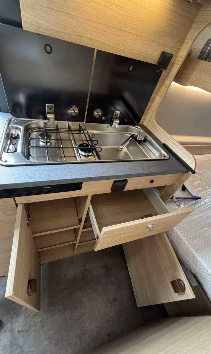 Furgoneta camper de alquiler Pössl Roadcar 601R - Imagen 9