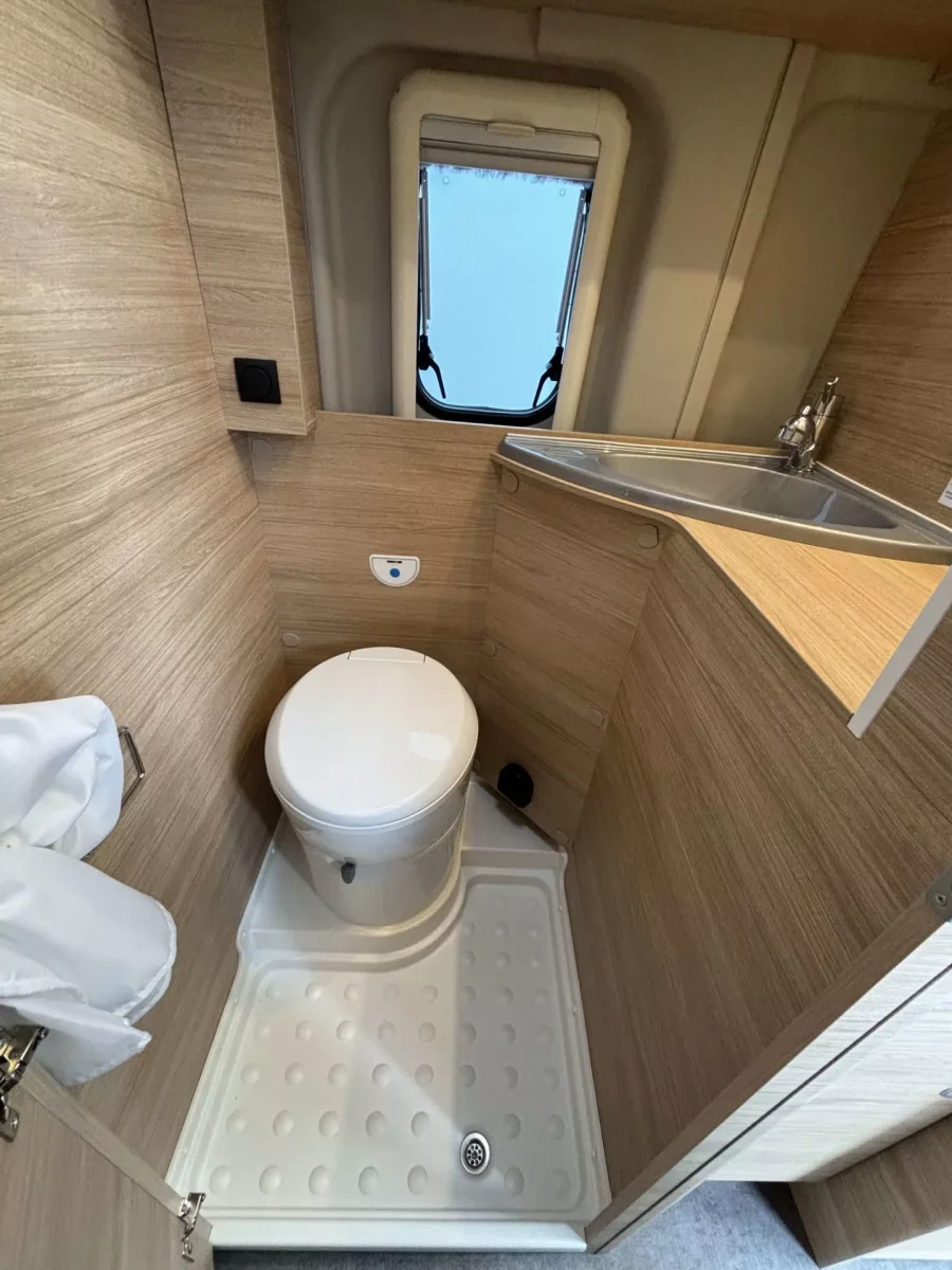 Furgoneta camper de alquiler Pössl Roadcar 601R - Imagen 7