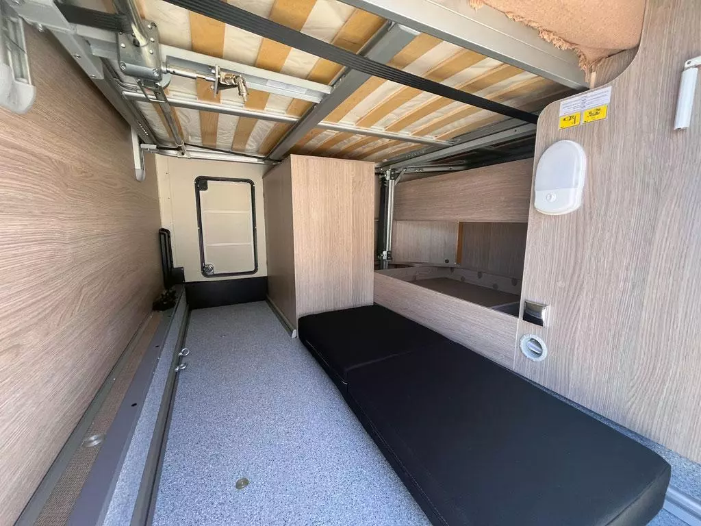 Autocaravana Bürstner Lineo T 700 - Imagen 9