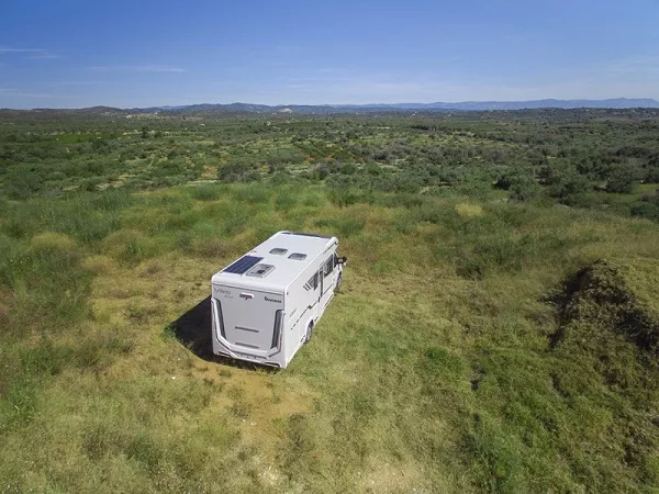 Autocaravana de alquiler Benimar Mileo 242 - Imagen 4