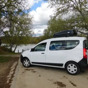 Mini Camper de alquiler Dacia Dokker modelo LEO