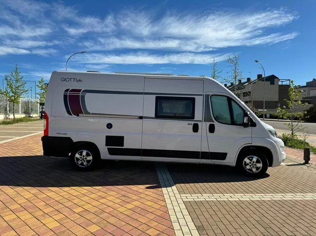 Furgoneta camper de alquiler McLouis Menfys Van 3 - Imagen 4