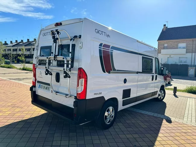 Furgoneta camper de alquiler McLouis Menfys Van 3 - Imagen 3