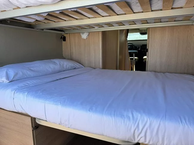 Furgoneta camper de alquiler McLouis Menfys Van 3 - Imagen 9