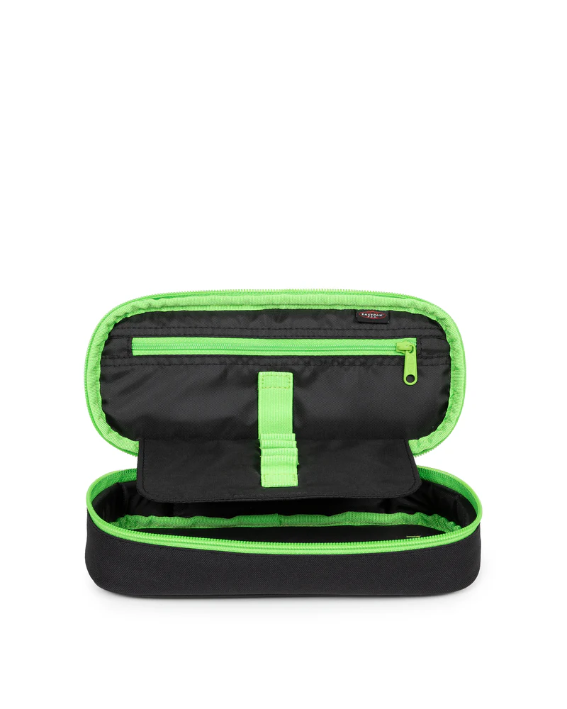 Estuche Eastpak escolar: PLUMIER OVAL EK000717 1Z1 GB PATCHES negro con parches - Imagen 3
