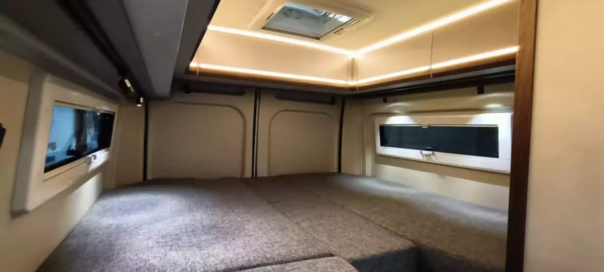 Furgoneta camper Pössl Summit 600 L Shine - Imagen 4