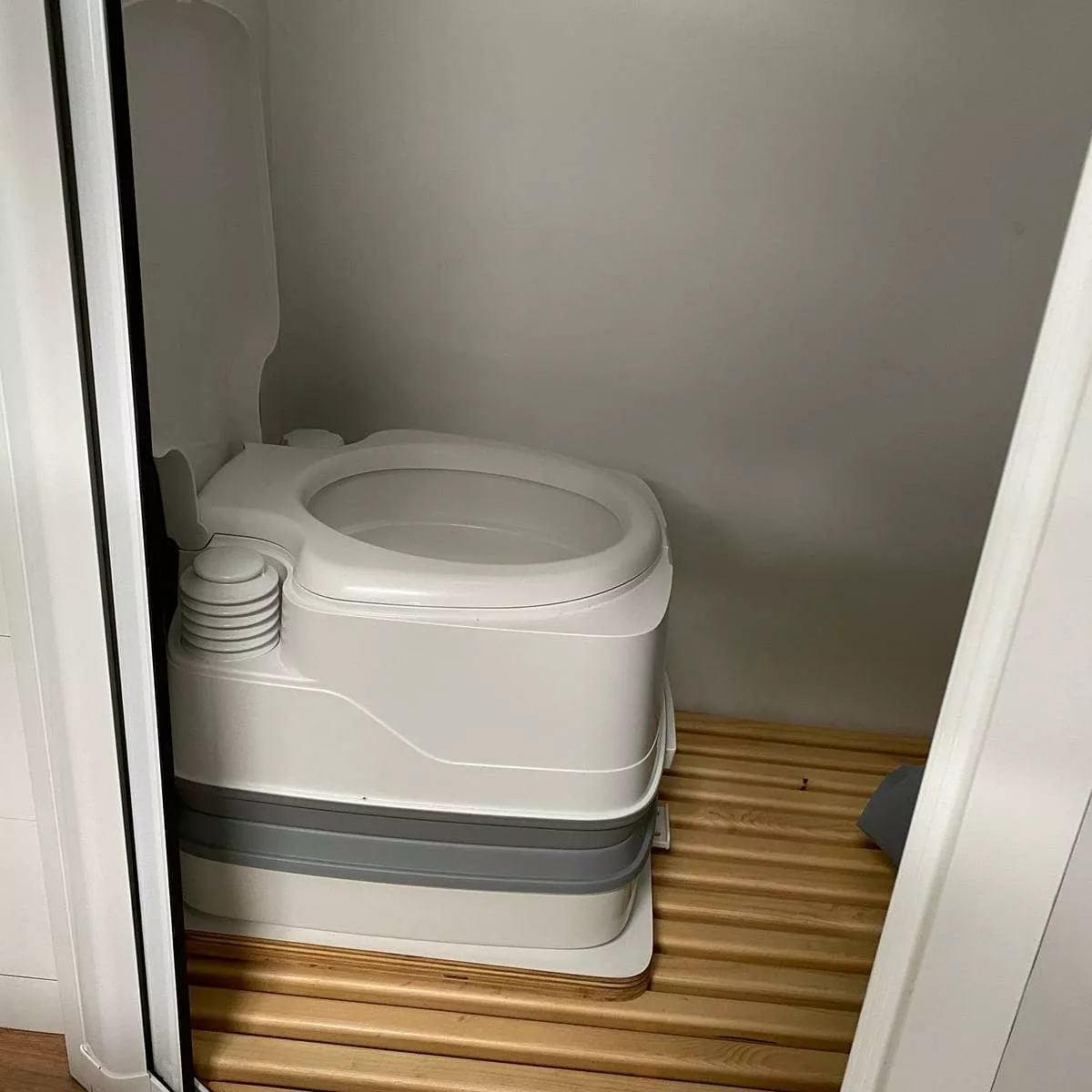 Furgoneta camper de alquiler Peugeot Boxer - Imagen 8