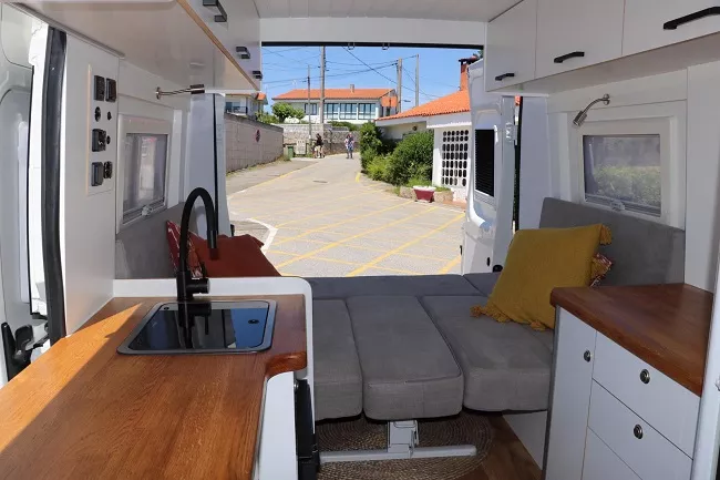 Furgoneta camper de alquiler Peugeot Boxer - Imagen 6