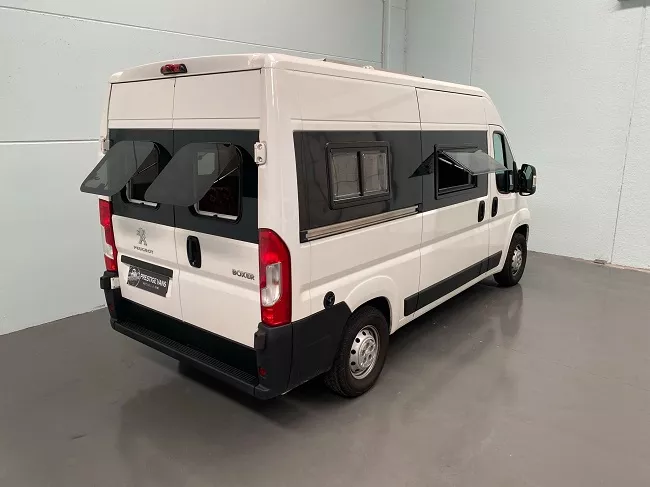 Furgoneta camper de alquiler Peugeot Boxer - Imagen 3