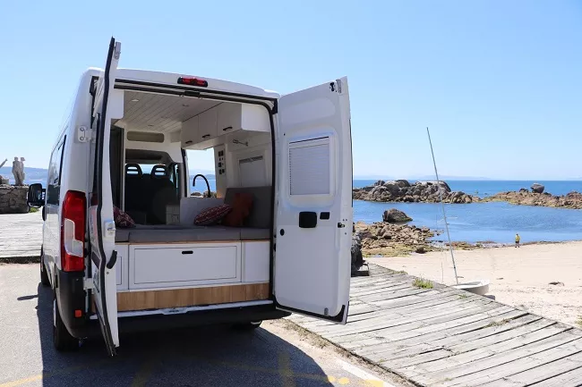Furgoneta camper de alquiler Peugeot Boxer - Imagen 4