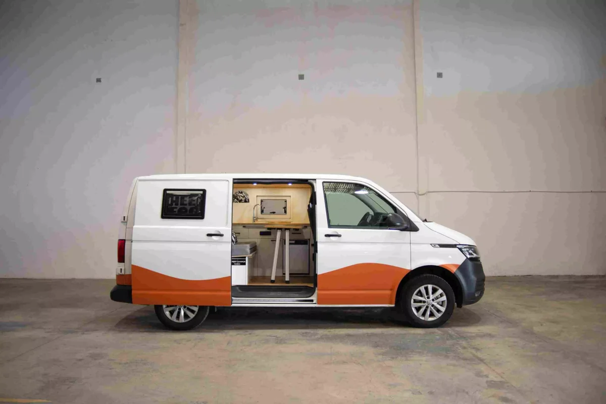 Furgoneta camper de alquiler WV Transporter L1H1 Gamla Stan +25