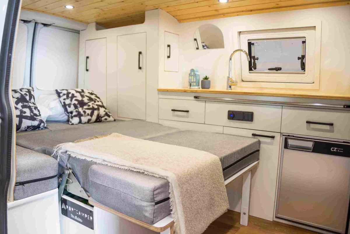 Furgoneta camper de alquiler WV Transporter L1H1 Gamla Stan +25 - Imagen 6