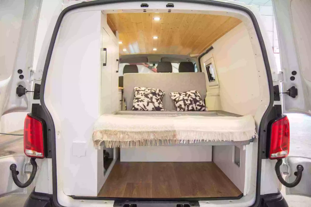 Furgoneta camper de alquiler WV Transporter L1H1 Gamla Stan +25 - Imagen 7