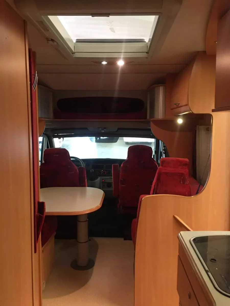 Autocaravana de segunda mano Pilote Reference P695 - Imagen 4