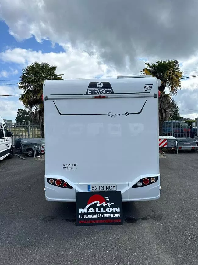 Autocaravana de segunda mano Etrusco V 5.9 DF - Imagen 6