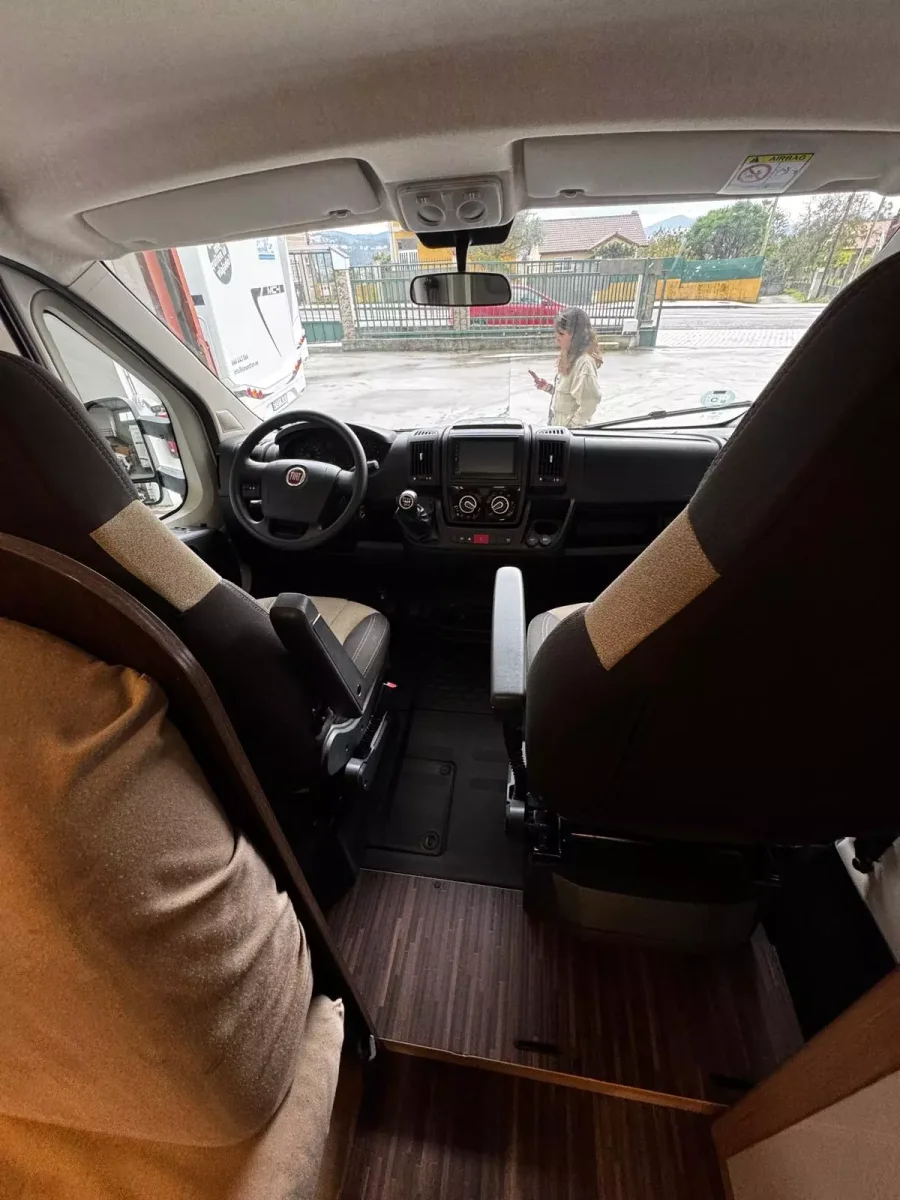 Autocaravana segunda mano Mc Louis Glamys 220 - Imagen 5