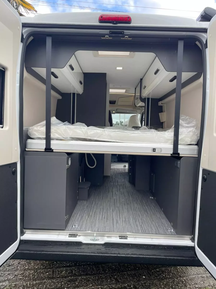 Furgoneta camper McLouis Menfys 6 Maxi S-Line - Imagen 4