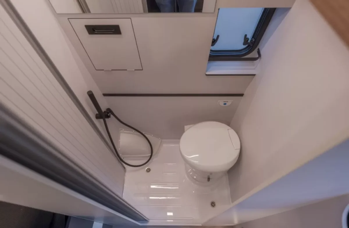 Furgoneta camper North Cape MAN NMY25 4×4 - Imagen 6