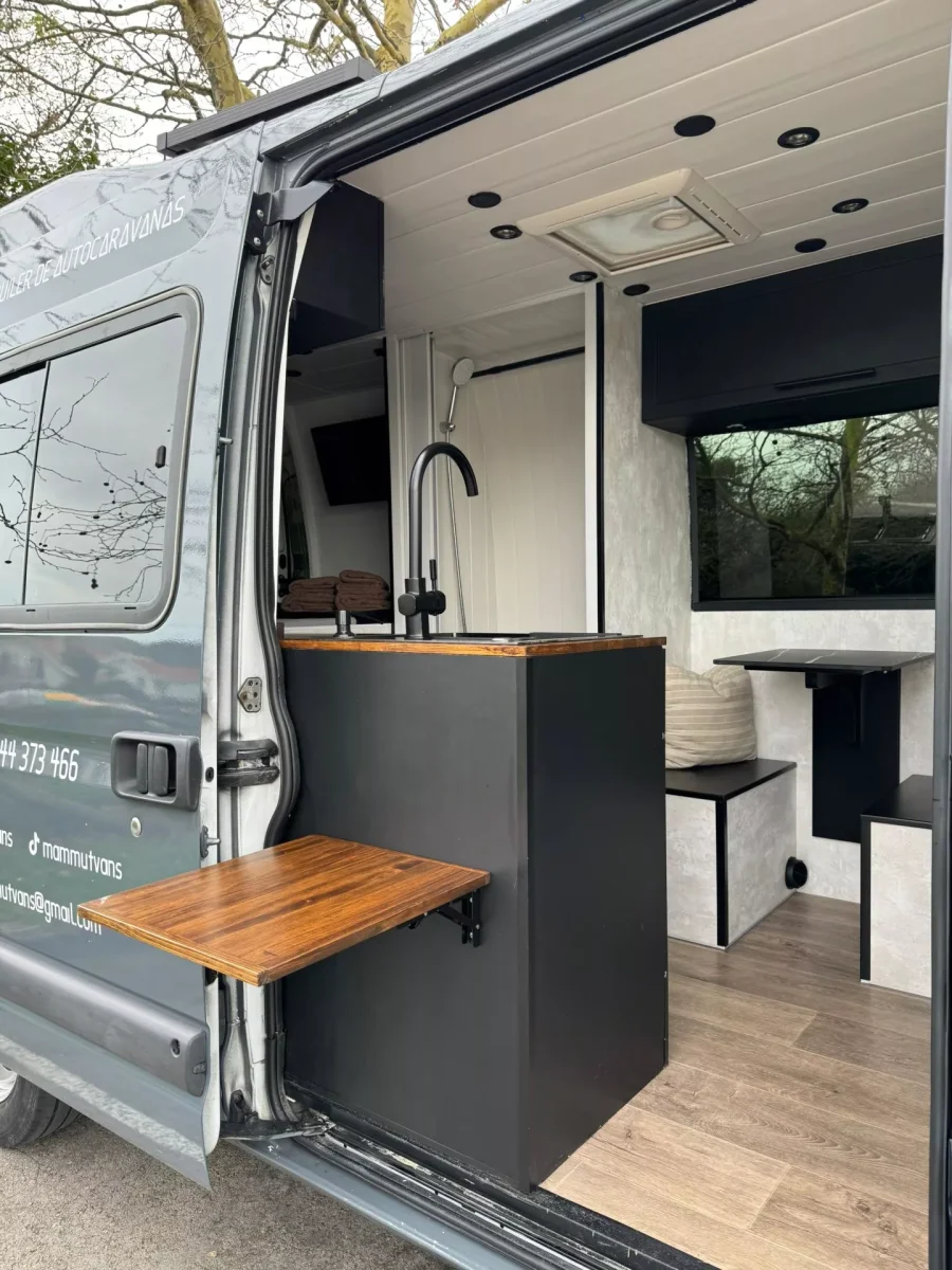 Camper Gran volumen de alquiler - Imagen 4