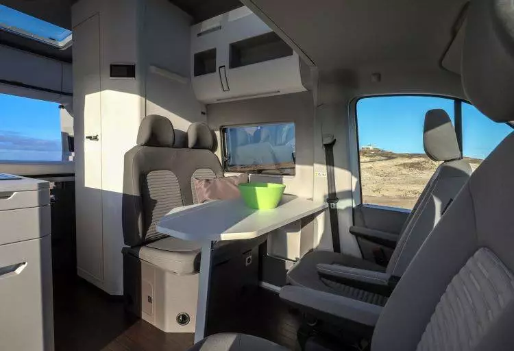 Furgoneta camper de alquiler Volkswagen Grand California 600 - Imagen 9
