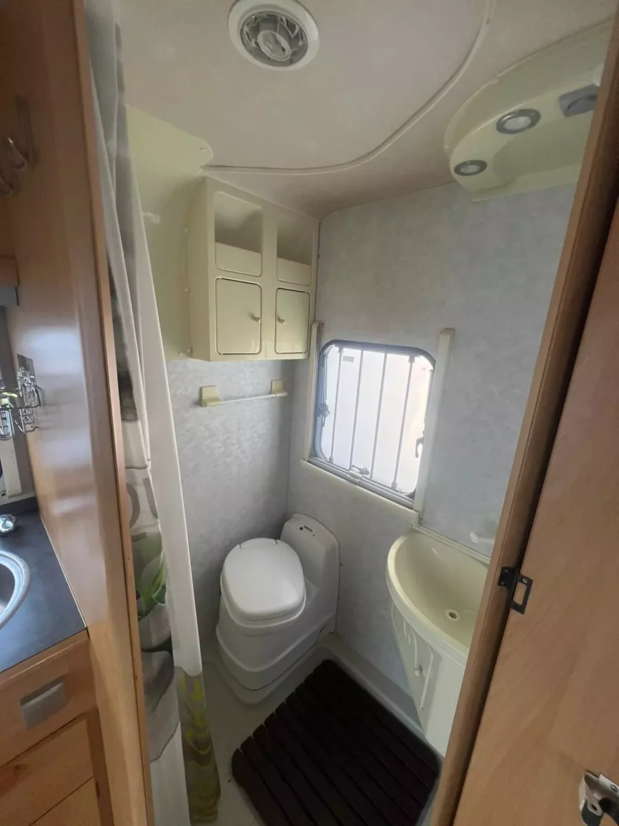 Autocaravana segunda mano Adria Adriatik AYC 571 DH - Imagen 6