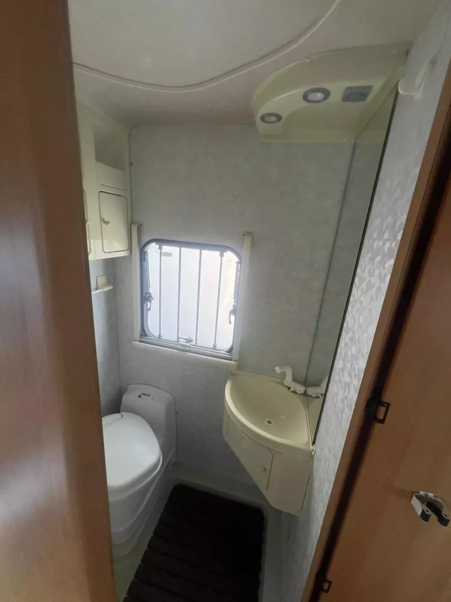 Autocaravana segunda mano Adria Adriatik AYC 571 DH - Imagen 7