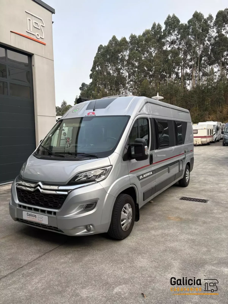 Camper de segunda mano Adria Twin 600 SPT Platinum - Imagen 4