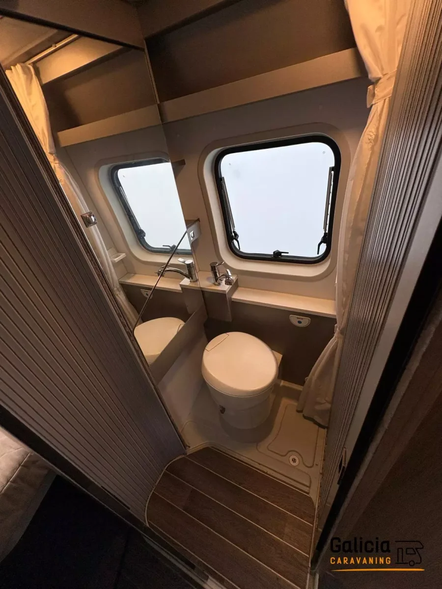 Camper de segunda mano Adria Twin 600 SPT Platinum - Imagen 9