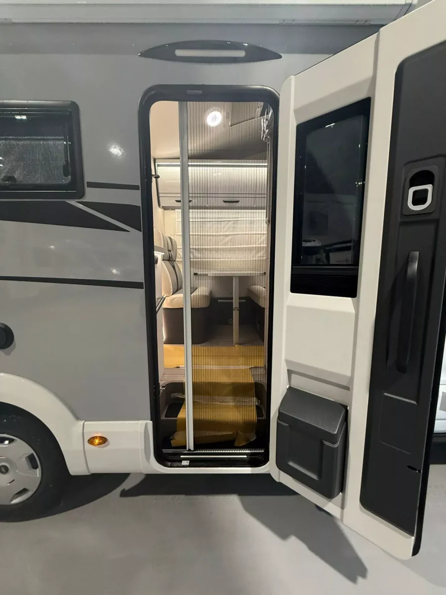 Autocaravana McLouis Glamys 320 - Imagen 5