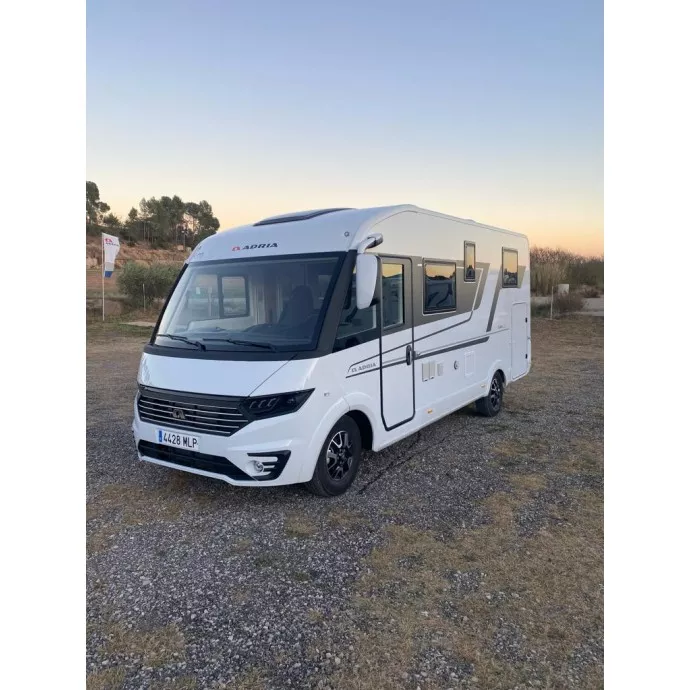 Autocaravana de segunda mano Adria Sonic Plus 600SL - Imagen 3