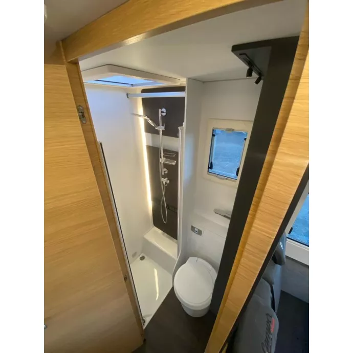 Autocaravana de segunda mano Adria Sonic Plus 600SL - Imagen 7