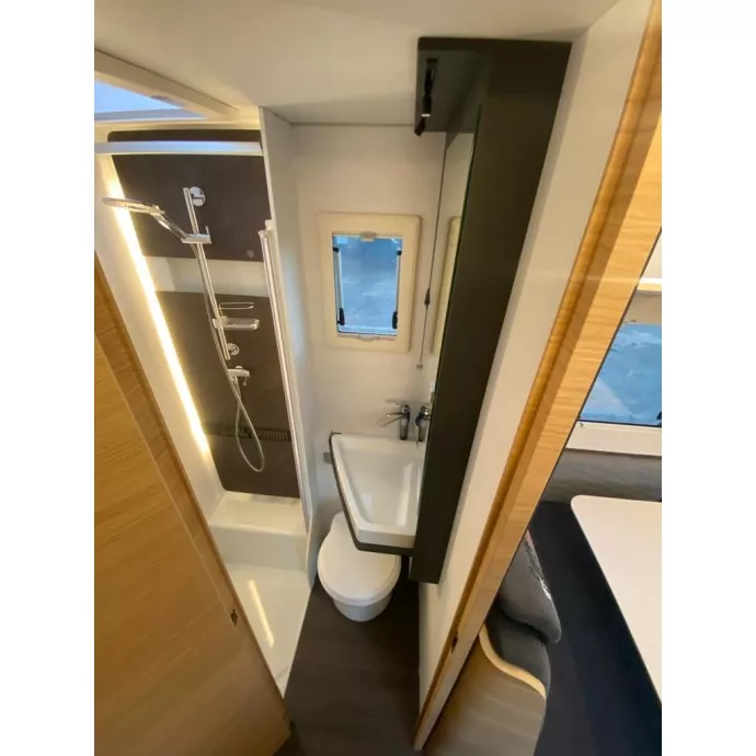 Autocaravana de segunda mano Adria Sonic Plus 600SL - Imagen 8