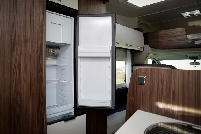 Autocaravana de alquiler Benimar 324 Sport - Imagen 9
