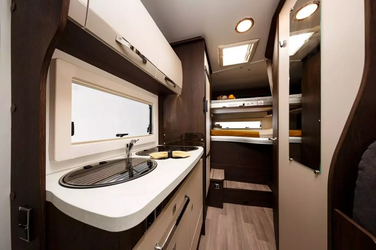 Autocaravana de alquiler Benimar 340 Up - Imagen 4