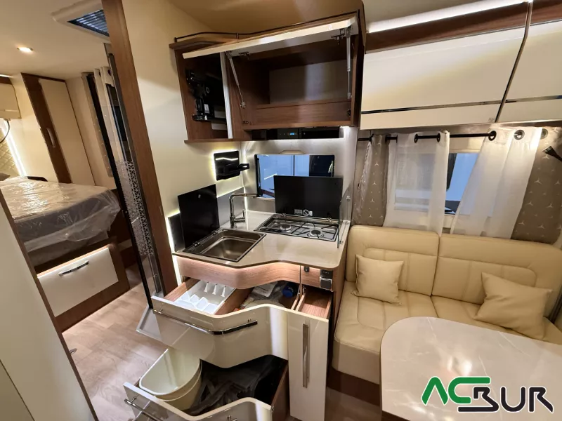 Autocaravana Fleurette-Florium Florium Elister 73 LMF - Imagen 8