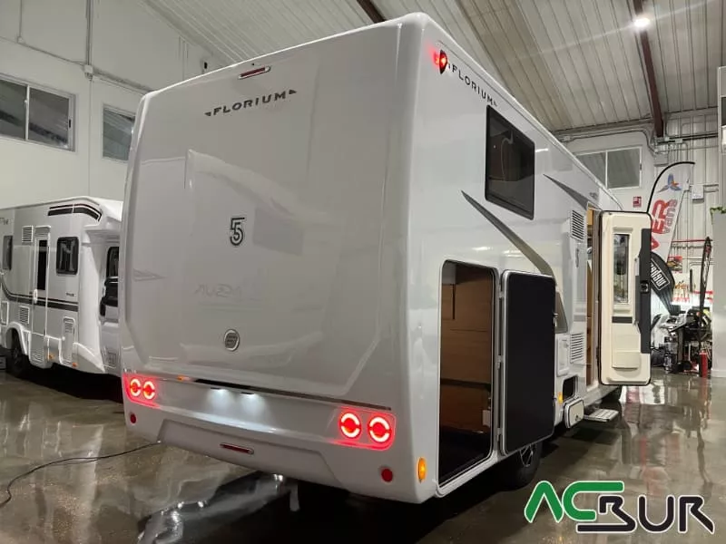 Autocaravana Fleurette Florium Discover 70 - Imagen 5