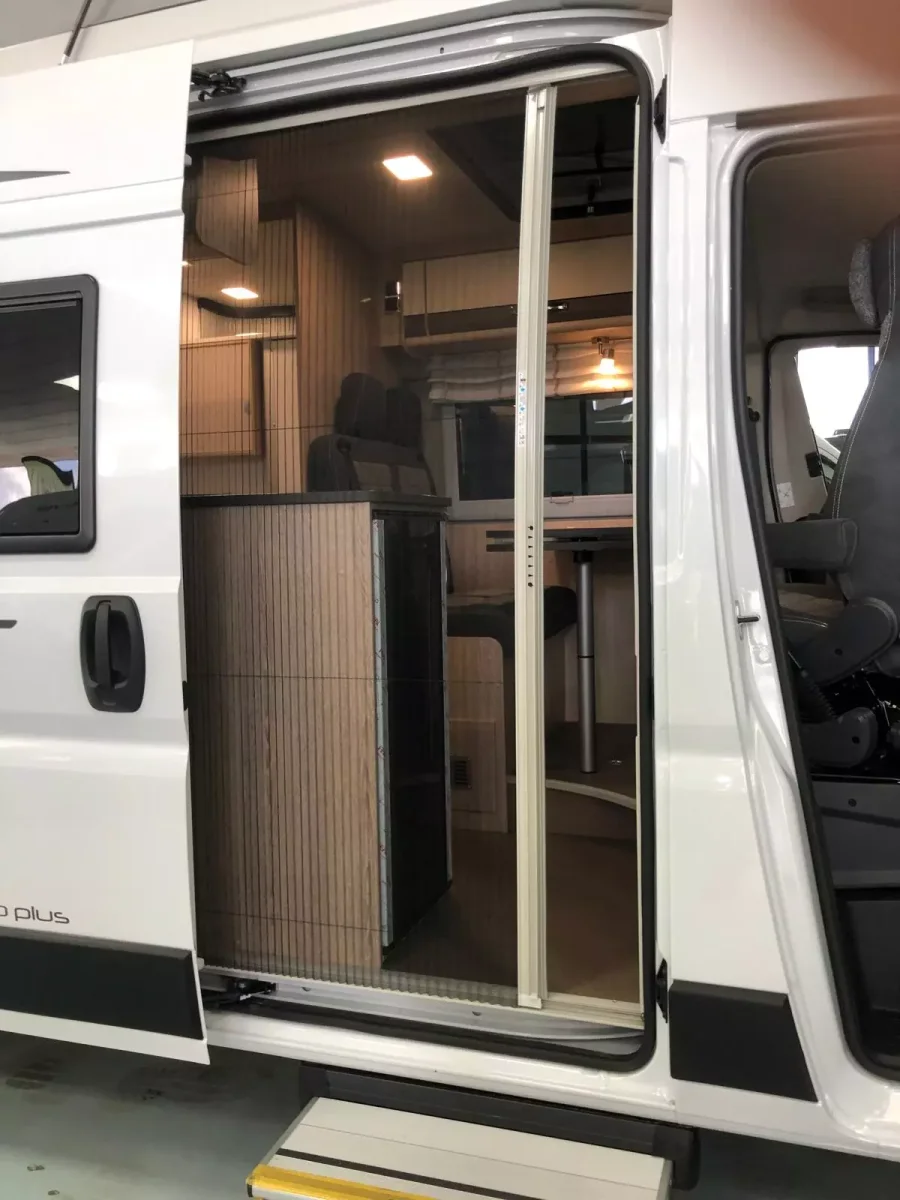 Furgoneta camper Pössl Summit 600 Plus - Imagen 7