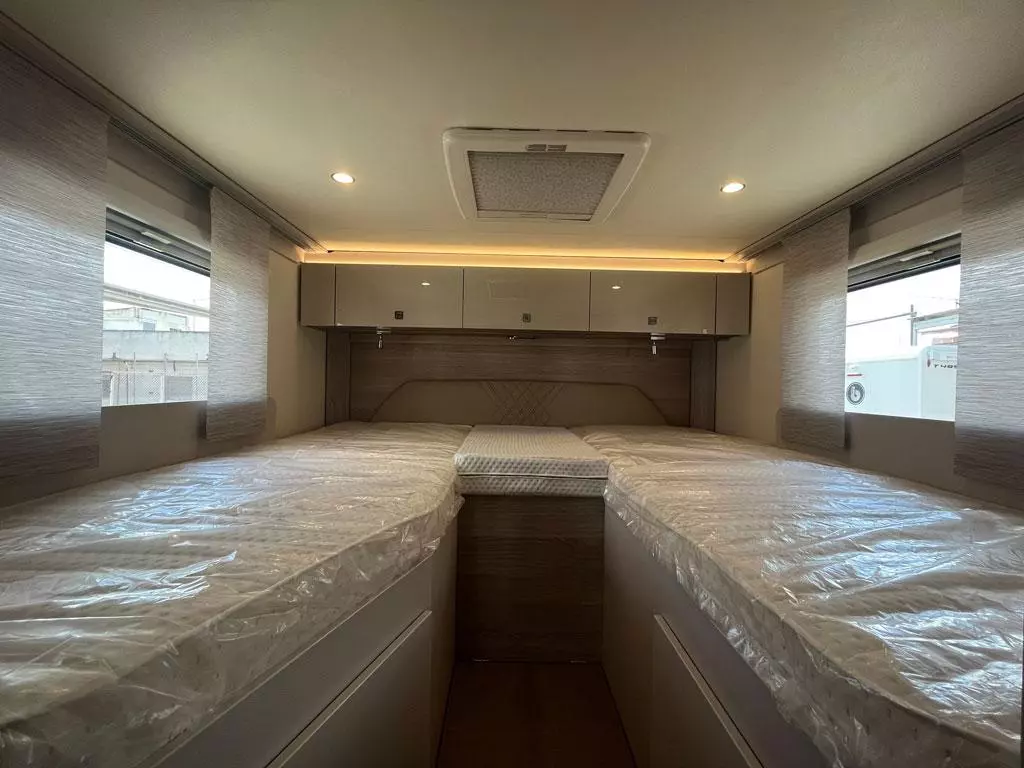 Autocaravana Bürstner Lineo T 690 G - Imagen 8