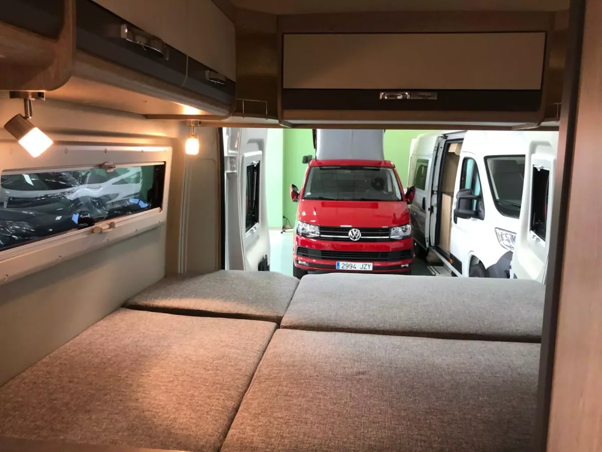Furgoneta camper Pössl Summit 600 Plus - Imagen 9