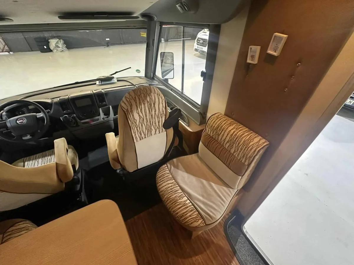Autocaravana de segunda mano Bürstner Viseo i640 - Imagen 6