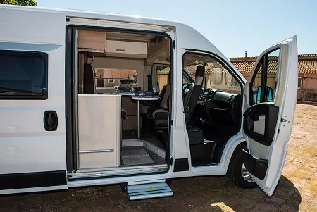 Furgoneta camper de alquiler McLouis Menfys Van Max 3 SLine - Imagen 7