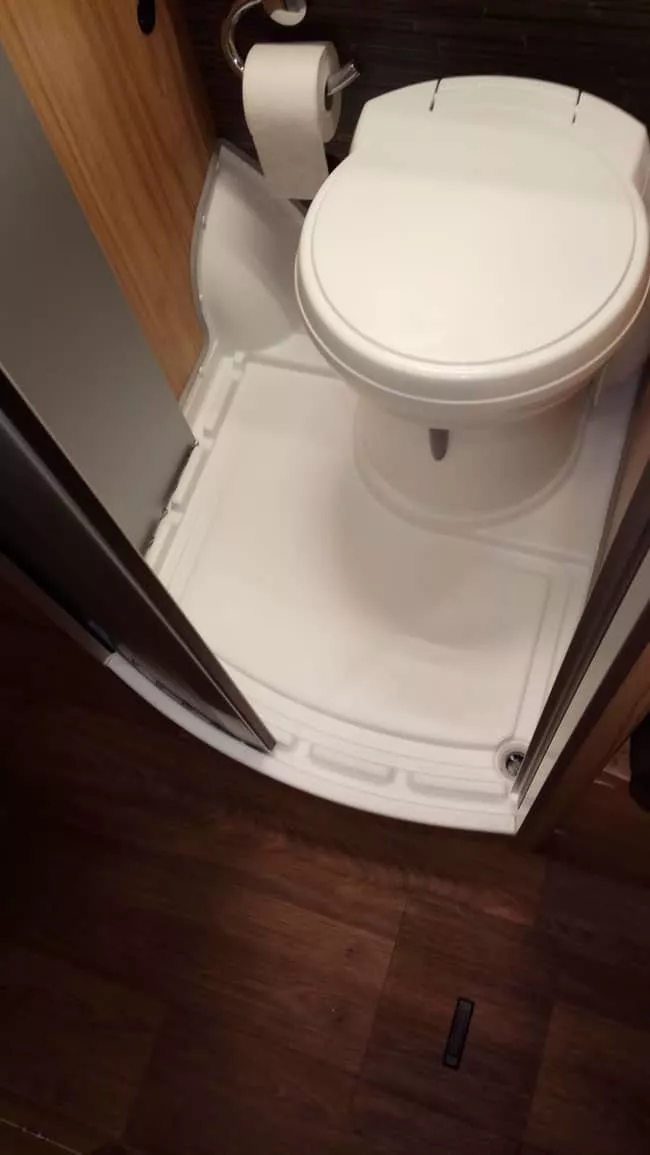 Furgoneta camper de alquiler Hymer Grand Canyon - Imagen 6