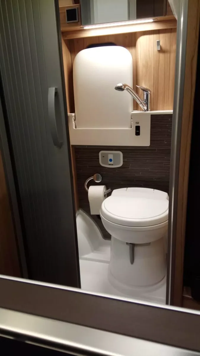 Furgoneta camper de alquiler Hymer Grand Canyon - Imagen 8