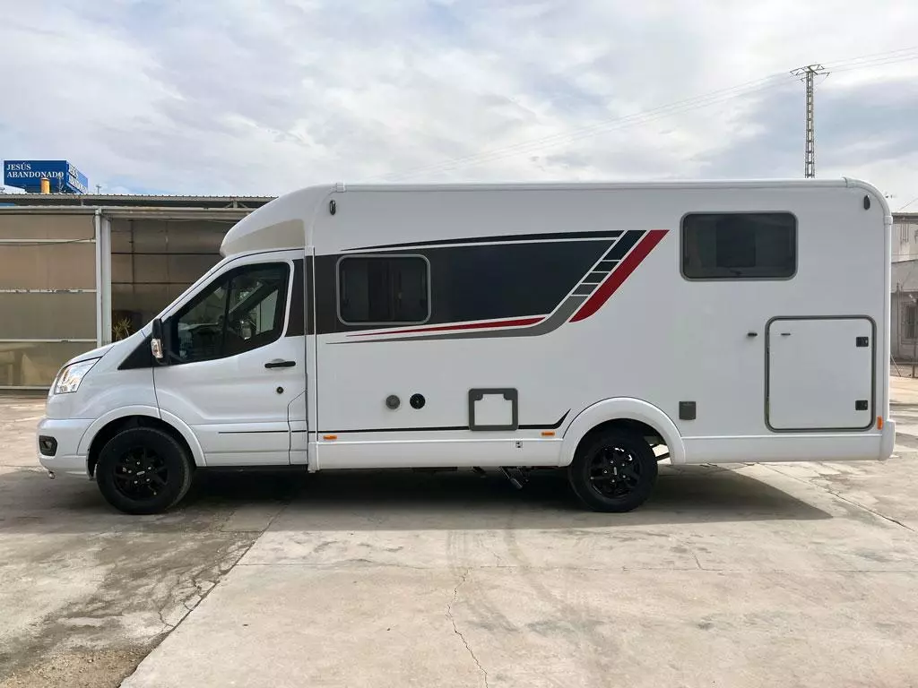 Autocaravana Bürstner Lineo T 690 G - Imagen 5