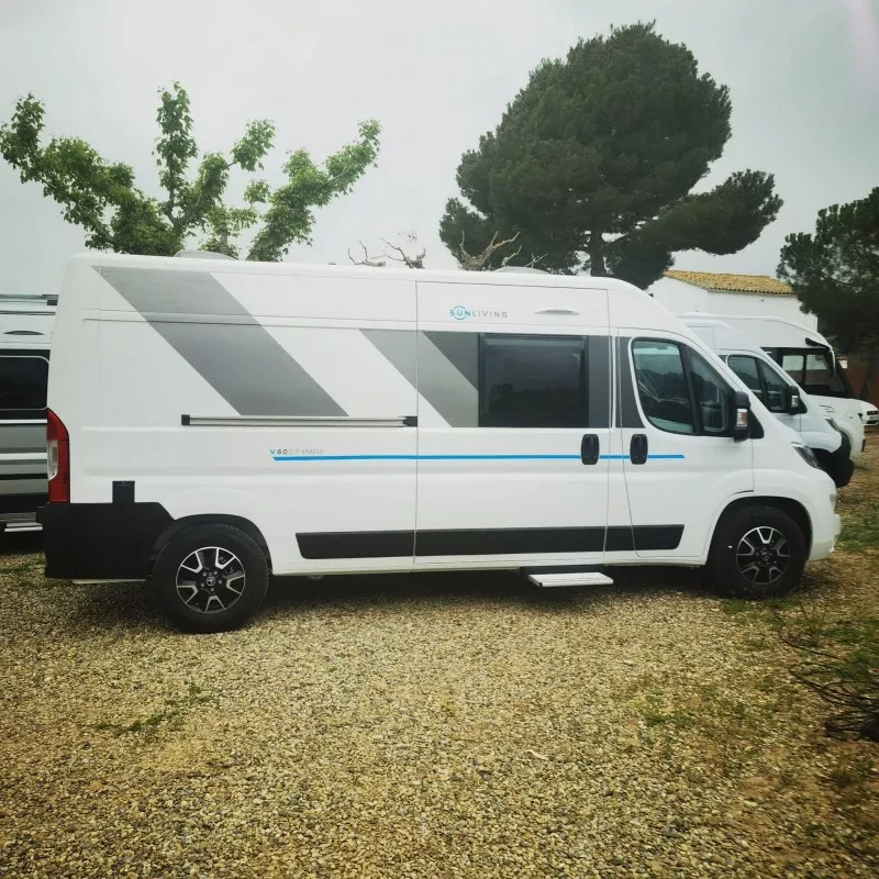 Camper de segunda mano Sun Living V60SP Family - Imagen 3