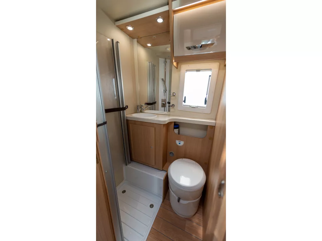 Autocaravana segunda mano Mc Louis MC4 331 - Imagen 7